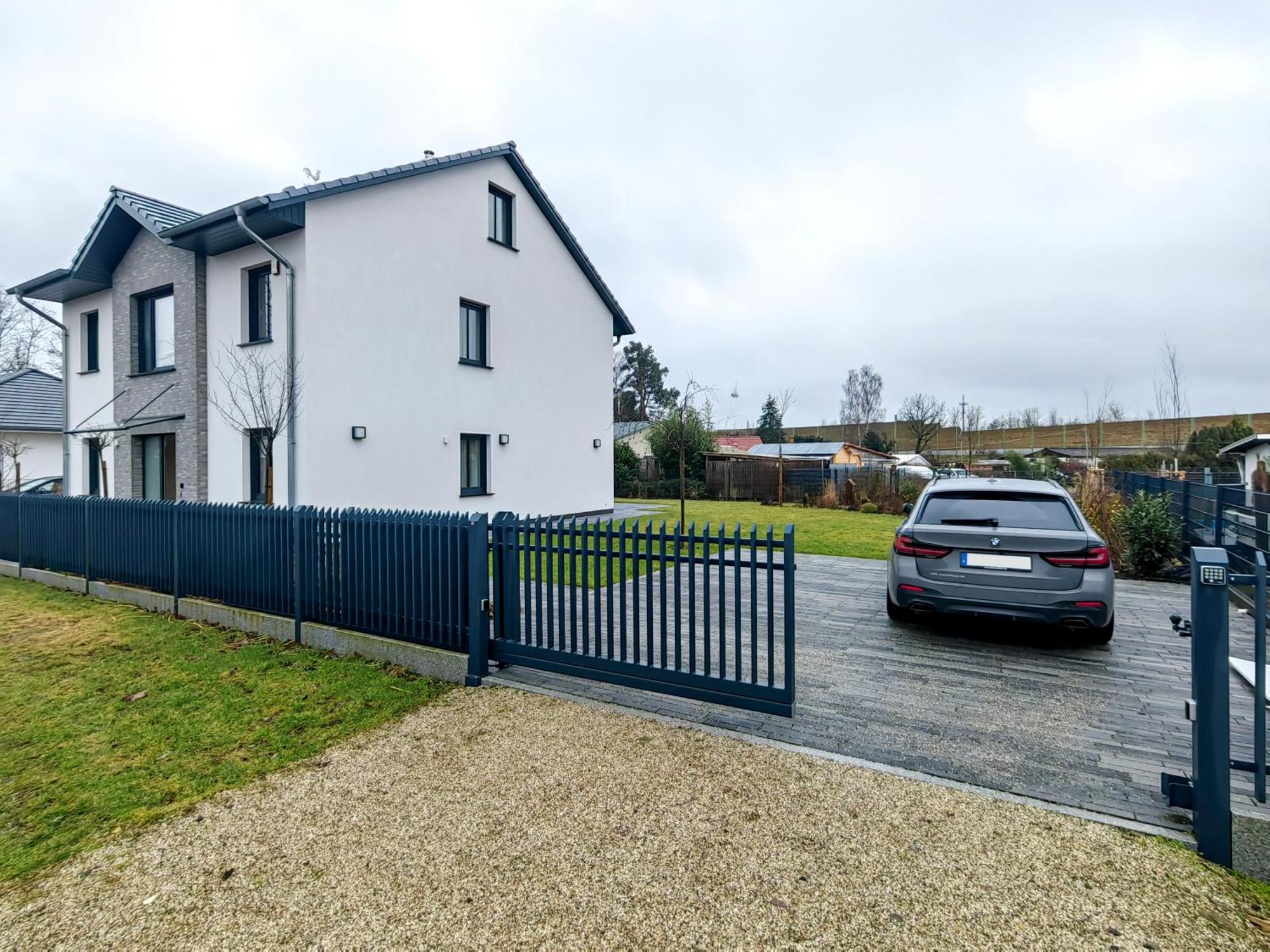 Bohnapartments Luxury Villa Berlin - 210Qm - Wintergarten - Kamin - 4 Kostenlose Parkplaetze - 6 Schlafzimmer - Neubau - Luxusausstattung Birkenwerder Exterior photo