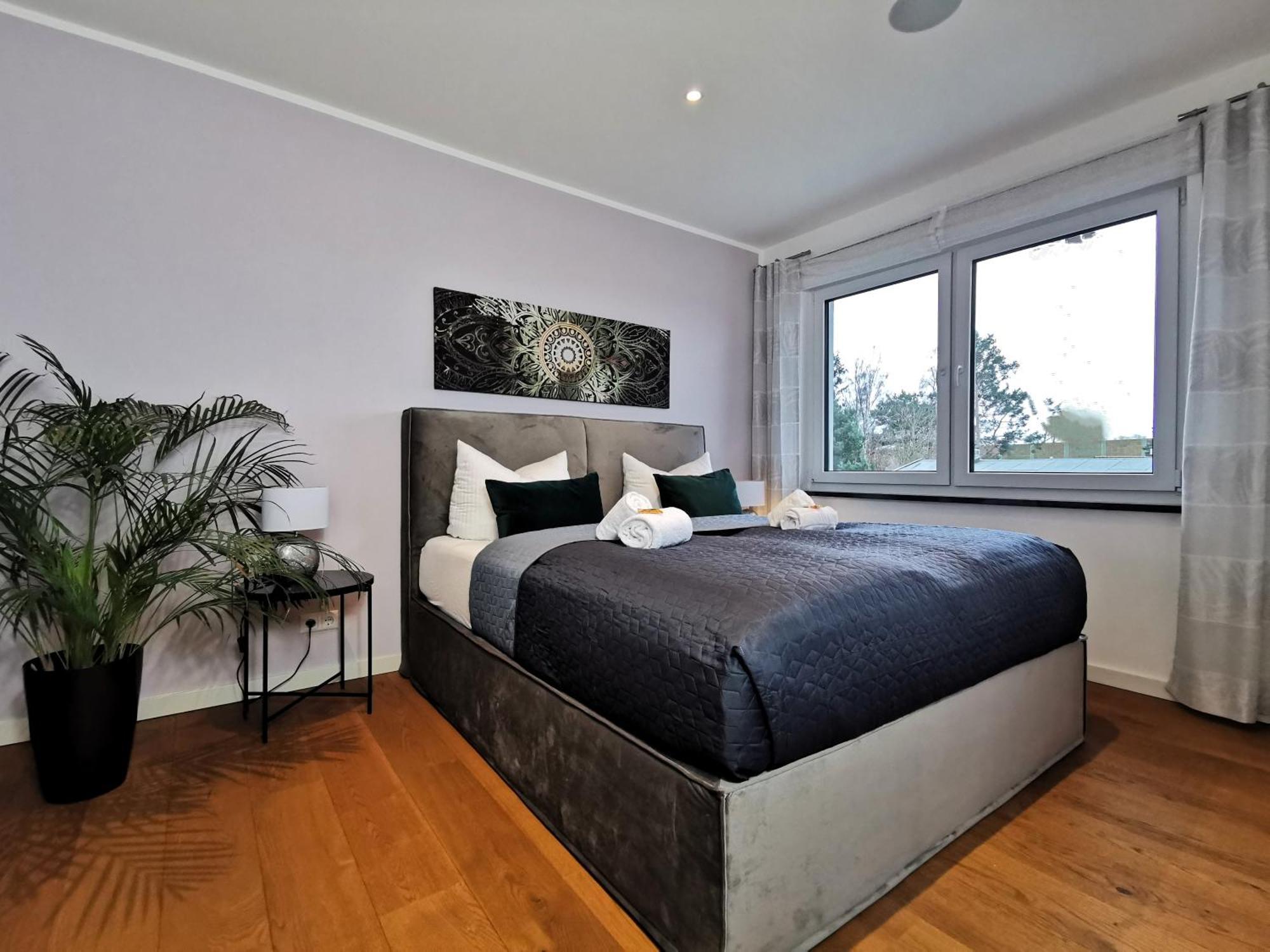 Bohnapartments Luxury Villa Berlin - 210Qm - Wintergarten - Kamin - 4 Kostenlose Parkplaetze - 6 Schlafzimmer - Neubau - Luxusausstattung Birkenwerder Exterior photo