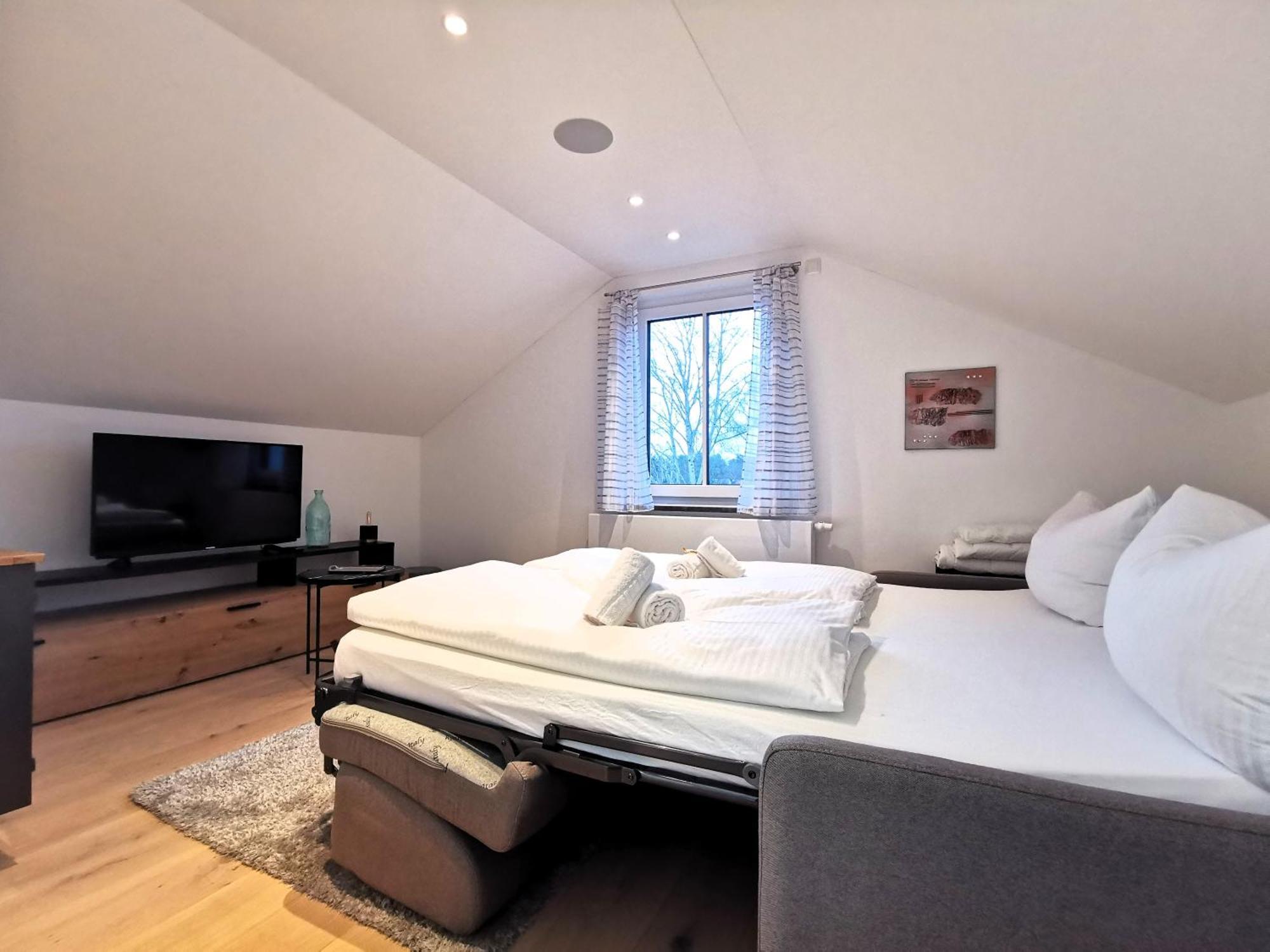 Bohnapartments Luxury Villa Berlin - 210Qm - Wintergarten - Kamin - 4 Kostenlose Parkplaetze - 6 Schlafzimmer - Neubau - Luxusausstattung Birkenwerder Exterior photo